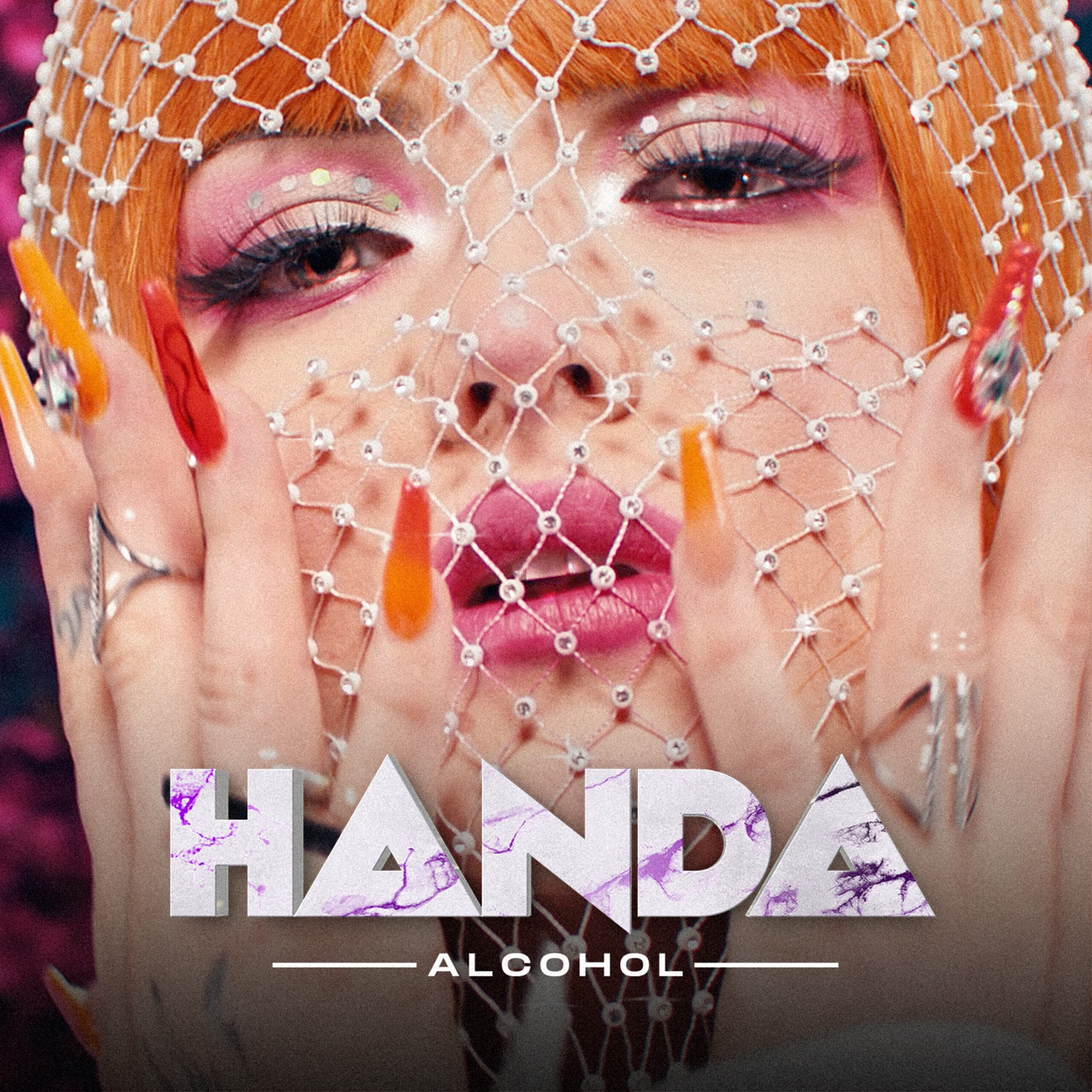 HANDA ‘LA CHICA NARANJA’ LLEGA CON ‘ALCOHOL’, UN SENCILLO LLENO DE EMPODERAMIENTO